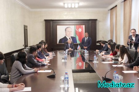 Nərimanov rayon gənclərinin deputatla görüşü keçirilib - FOTOLAR