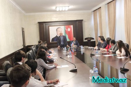 Nərimanov rayon gənclərinin deputatla görüşü keçirilib - FOTOLAR