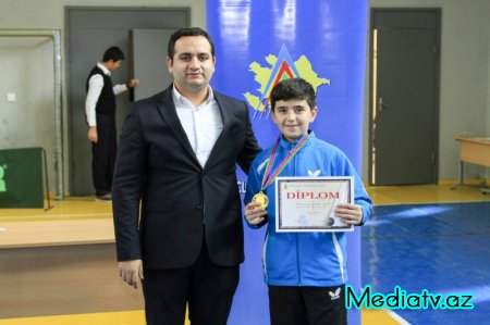 Stolüstü tennis idman növü üzrə Nərimanov rayon turniri keçirildi - FOTOLAR