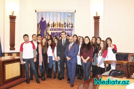 Nərimanov rayonunda “Gənclərin Biznes Məktəbi” layihəsi çərçivəsində növbəti təlim keçirilib - FOTOLAR