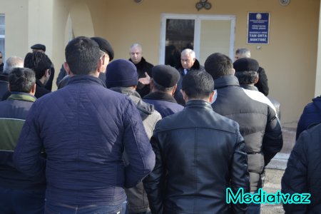 Alı Alıyev vətəndaşlarla görüşüb, problem və qayğılarını dinləyib - FOTOLAR