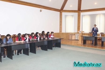 Nərimanov rayonunda “Gənclərin Biznes Məktəbi” layihəsi çərçivəsində növbəti təlim keçirilib - FOTOLAR