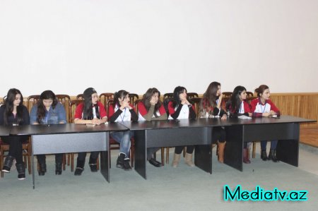 Nərimanov rayonunda “Gənclərin Biznes Məktəbi” layihəsi çərçivəsində növbəti təlim keçirilib - FOTOLAR