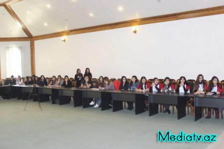 Nərimanov rayonunda “Gənclərin Biznes Məktəbi” layihəsi çərçivəsində növbəti təlim keçirilib - FOTOLAR