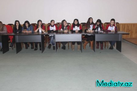 Nərimanov rayonunda “Gənclərin Biznes Məktəbi” layihəsi çərçivəsində növbəti təlim keçirilib - FOTOLAR