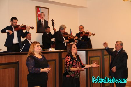 GƏNCƏ FİLARİMONİYASININ KAMERA ORKESTRİNİN ÜZVLƏRİ ADAU-NUN YATAQXANASINDA KONSERT VERİB - FOTOLAR