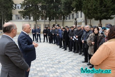 Dünya Azərbaycalıların Həmrəyliyi günü münasibəti ilə bayram sovqatı paylanmışdır - Nəsimidə (FOTOLAR)