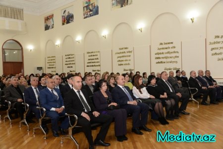 Nəsimi rayonu 1 saylı tam orta məktəbdə 20 Yanvar facəsinə həsr olunmuş tədbir keçirilmişdir - FOTOLAR