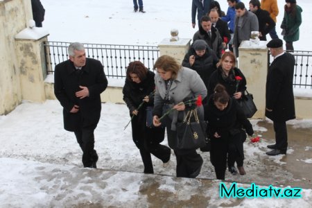 Nəsimi rayon ictimaiyyəti Qusarda Milli Qəhrəman Çingiz Qurbanovun xatirəsini anıblar - FOTOLAR