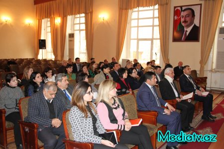 AQRAR UNİVERSİTETİN REKTORU DOKTORANT VƏ DİSSERTANTLARLA GÖRÜŞÜB - FOTOLAR