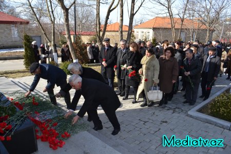 Şamaxıda Xocalı Soyqırımının 25-ci ildönümü ilə əlaqədar anım tədbiri keçirilib - FOTO