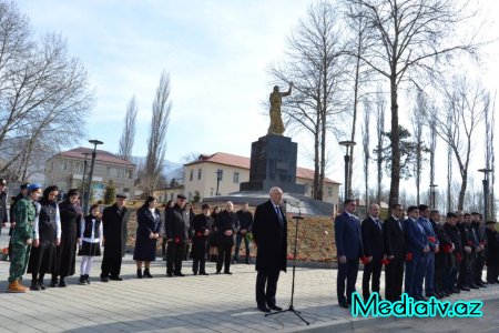 İsmayıllılar “Ana harayı” abidəsinə yürüş etdilər - FOTOLAR