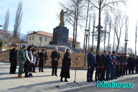 İsmayıllılar “Ana harayı” abidəsinə yürüş etdilər - FOTOLAR