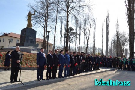 İsmayıllılar “Ana harayı” abidəsinə yürüş etdilər - FOTOLAR