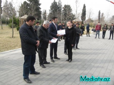 Bərdədə “5 mart Bədən tərbiyəsi və İdman günü”nə həsr olunmuş 100 metr məsafəyə qaçış yarışı keçirilmişdir - FOTOLAR