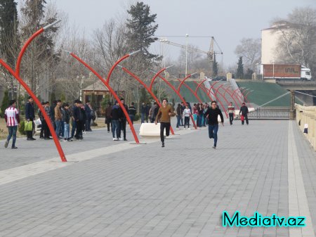 Bərdədə “5 mart Bədən tərbiyəsi və İdman günü”nə həsr olunmuş 100 metr məsafəyə qaçış yarışı keçirilmişdir - FOTOLAR