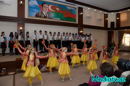  Nəsimi məktəbliləri ilk dəfə “Ölkəmizi tanıyaq” himnini oxudular - FOTOLAR