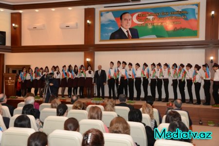  Nəsimi məktəbliləri ilk dəfə “Ölkəmizi tanıyaq” himnini oxudular - FOTOLAR