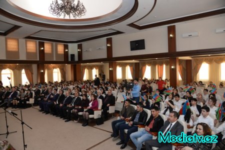  Nəsimi məktəbliləri ilk dəfə “Ölkəmizi tanıyaq” himnini oxudular - FOTOLAR