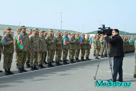 Nəsimi rayon ictimaiyyəti cəbhə bölgəsində xidmət edən əsgərlərlə Novruz bayramını qeyd etdilər - FOTOLAR