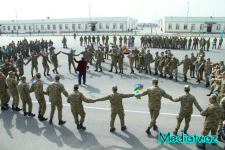 Nəsimi rayon ictimaiyyəti cəbhə bölgəsində xidmət edən əsgərlərlə Novruz bayramını qeyd etdilər - FOTOLAR