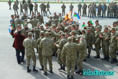 Nəsimi rayon ictimaiyyəti cəbhə bölgəsində xidmət edən əsgərlərlə Novruz bayramını qeyd etdilər - FOTOLAR