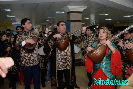 Nəsimi rayon məktəbliləri Naxçıvana səfərə yola düşdülər - «Ölkəmizi tanıyaq» (FOTOLAR)