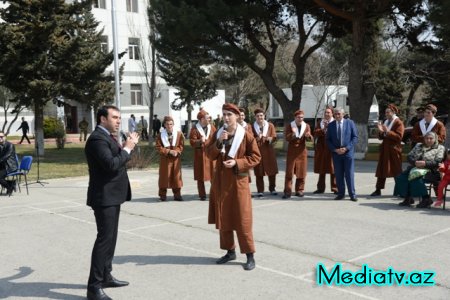 Nəsimi rayon İcra Hakimiyyəti tərəfindən Silahlı Qüvvələrin Baş Klinik Hospitalında əsgərlərlə bayram tədbiri keçirilmişdir - FOTOLAR