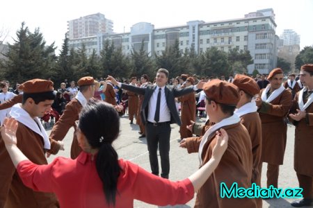 Nəsimi rayon İcra Hakimiyyəti tərəfindən Silahlı Qüvvələrin Baş Klinik Hospitalında əsgərlərlə bayram tədbiri keçirilmişdir - FOTOLAR