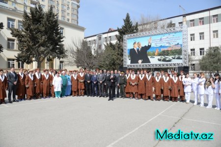 Nəsimi rayon İcra Hakimiyyəti tərəfindən Silahlı Qüvvələrin Baş Klinik Hospitalında əsgərlərlə bayram tədbiri keçirilmişdir - FOTOLAR