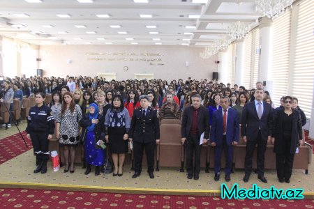 Bakı Slavyan Universitetində aprel döyüşlərinin ildönümü qeyd olunub - FOTOLAR