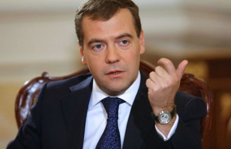  Virtual karabakhyuxarı Medvedev: ABŞ Rusiya ilə hərbi əməliyyatlar astanasındadır