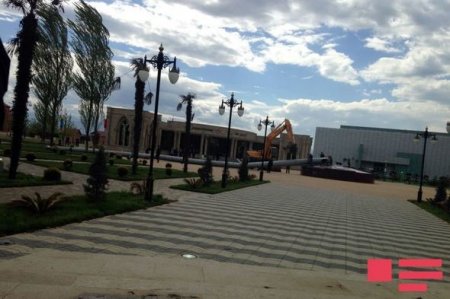 Masallıda Bayraq meydanında bayrağın dirəyi aşıb – FOTO