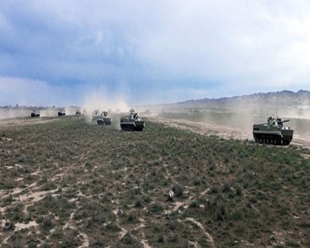 Azərbaycan ordusu öz gücünü nümayiş etdirdi – FOTO
