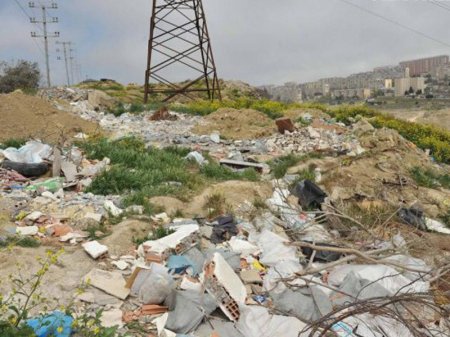 Köhnə Günəşlinin köhnə zibilliyi: tullantıları gecə maşınlarla boşaldırlar - FOTO