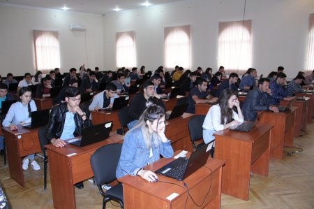 AQRAR UNİVERSİTETDƏ YAZ İMTAHAN SESSİYSI  UĞURLA DAVAM EDİR