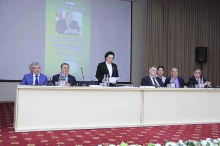 Ümummilli lider Heydər Əliyevin anadan olmasının 94-cü ildönümünə həsr olunmuş konfransın açılışı olub