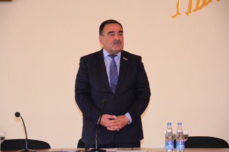 AQRAR UNİVERSİTETDƏ “HEYDƏR ƏLİYEV VƏ AZƏRBAYCANIN                KƏND TƏSƏRRÜFATI” MÖVZUSUNDA ELMİ-PRAKTİK KONFRANS KEÇİRİLİB
