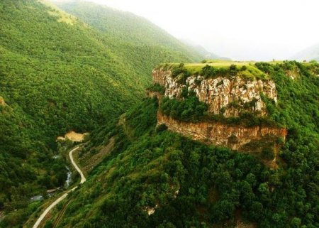 Ermənistan Kəlbəcərdə Tərtər çayı üzərində SES tikir