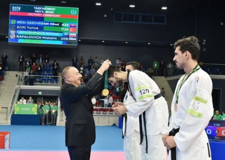 Prezident ölkəmizin 50-ci qızıl medalını qazanan taekvondoçunu mükafatlandırıb – FOTO