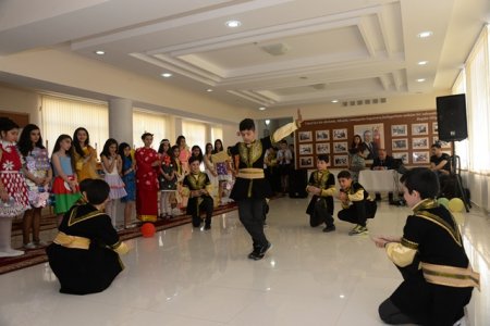 Nəsimi rayonu Texniki Humanitar Liseydə və 247 saylı tam orta məktəbdə 1 iyun Uşaqların Beynəlxalq Müdafiəsi Gününə həsr edilmiş bayram tədbirləri keçirilmişdir.