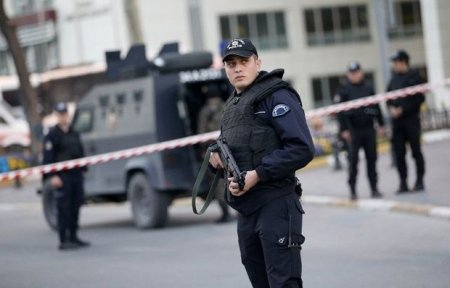 Türkiyə polisi yenidən Gülən tərəfdarlarına qarşı əməliyyat keçirir