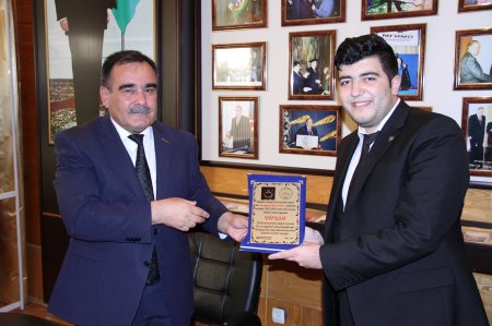  AQRAR UNİVERSİTETDƏ “TƏDRİS İLİNİN ƏN YAXŞI REKTORU” DİPLOMUNUN TƏQDİMATI VƏ REYTİNQ GÖSTƏRİCİNƏ AİD  YIĞINCAQ OLUB
