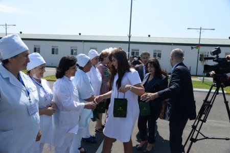 Nəsimi rayon ictimaiyyəti cəbhə bölgəsində xidmət edən əsgərlərlə 26 İyun- Silahlı Qüvvələr gününü və Ramazan bayramını qeyd etdilər.
