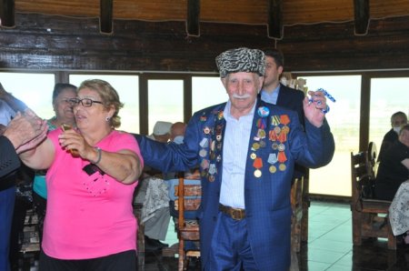 Nəsimi rayonu ahılları, müharibə veteranları və şəhid ailələri Pirşağı qəsəbəsində istirahət etdilər