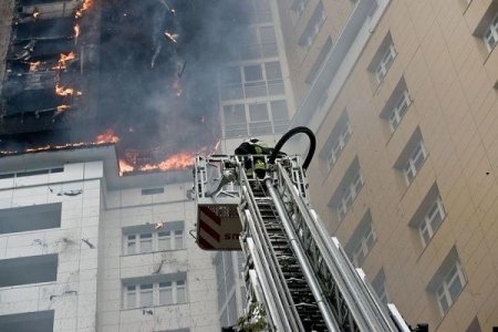 Xırdalanda həyəcan: Binada yanğın olub, sakinlər təxliyə edilib