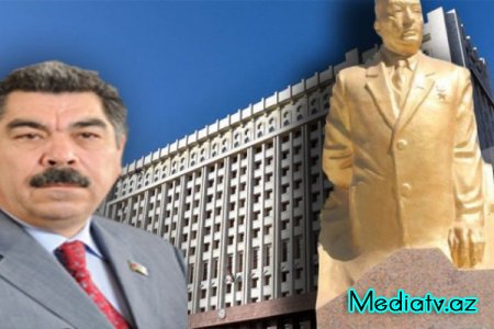 Atasına heykəl qoyduran deputat Prezident Adminstrasiyasına çağrıldı – FOTO Atasına heykəl qoyduran deputat Prezident Adminstrasiyasına çağrıldı – FOTO