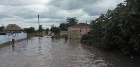 Xaçmazda bu kənddə evləri su basıb - sakinlər təxliyə edildi