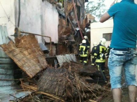 Bakıda məcburi köçkünlərin məskunlaşdığı binada yanğın oldu - FOTO