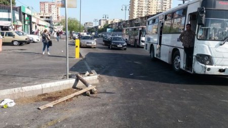 Yasamalda avtobus qəzaya düşdü: Yaralanan var – FOTO